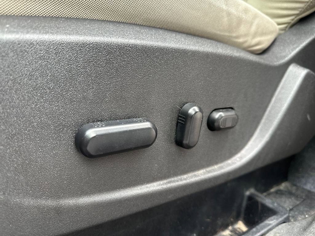 Used 2017 Ford Escape SE image 4