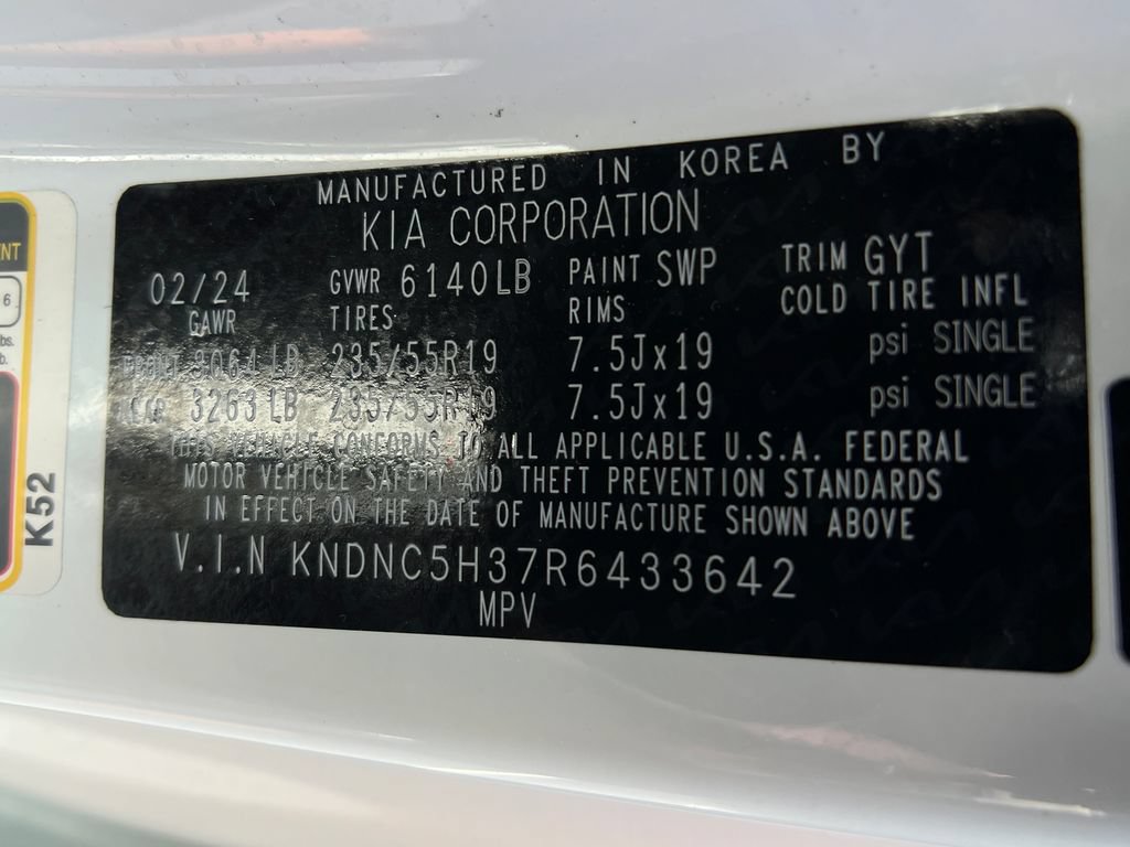Used 2024 Kia Carnival EX FWD image 26