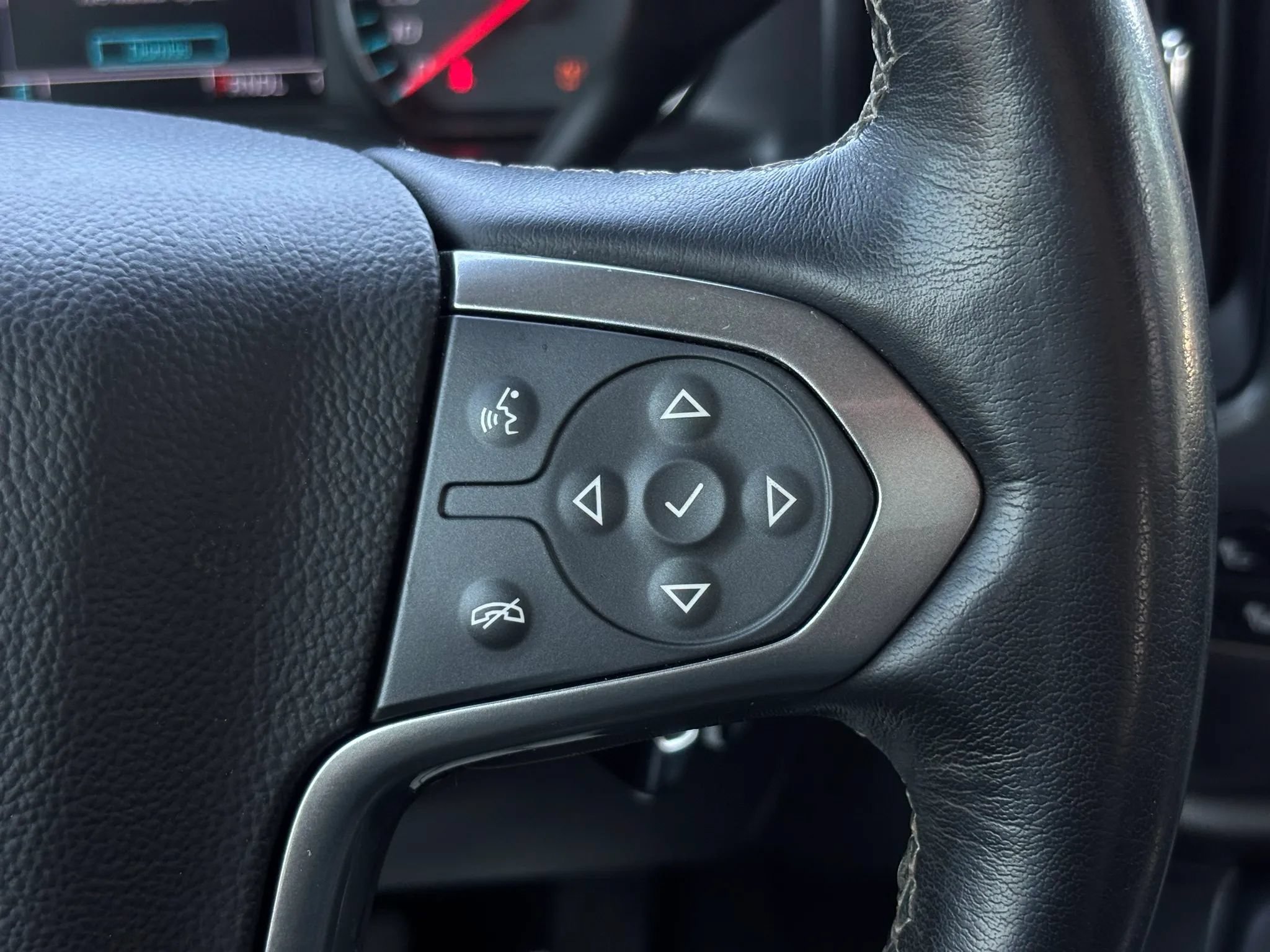 Used 2019 Chevrolet Silverado 2500 LTZ w/ Duramax Plus Package AWD/4WD image 36