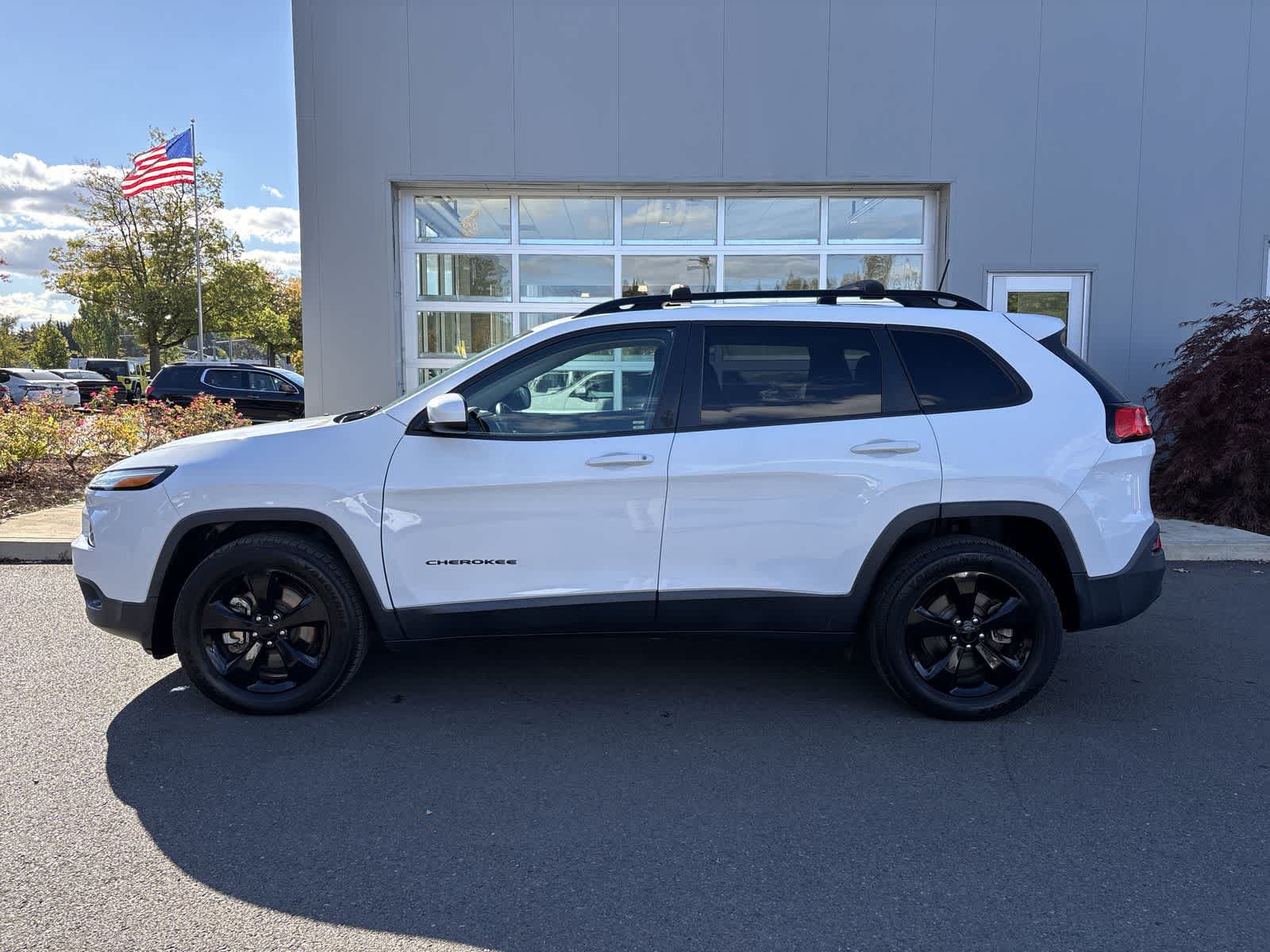 Certified 2018 Jeep Cherokee Latitude w/ Altitude Package AWD/4WD image 2