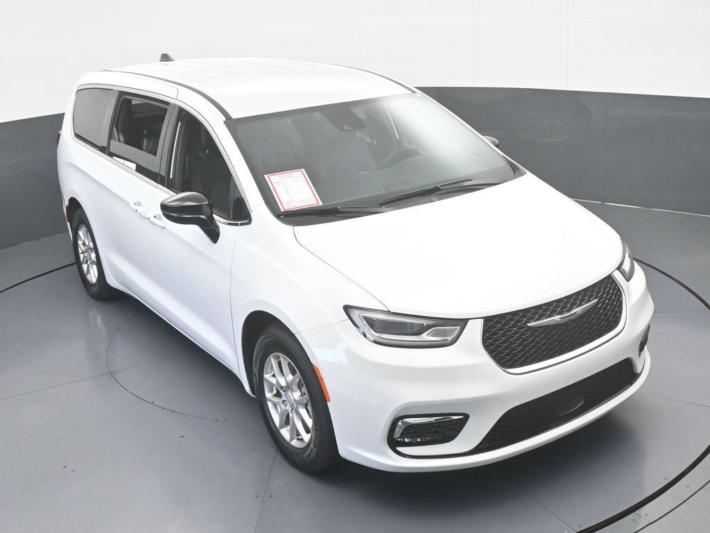 Used 2025 Chrysler Pacifica Select FWD image 49