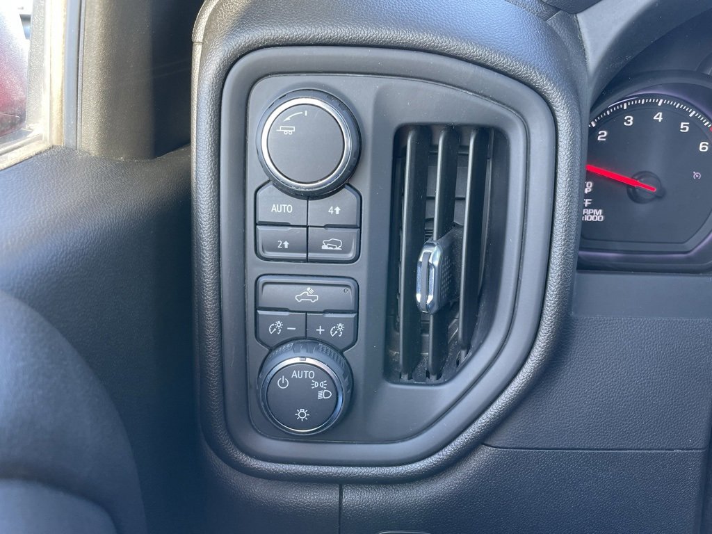 Used 2023 Chevrolet Silverado 1500 Custom image 46