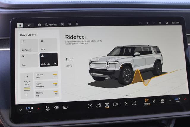 Used 2025 Rivian R1S Adventure AWD/4WD image 26