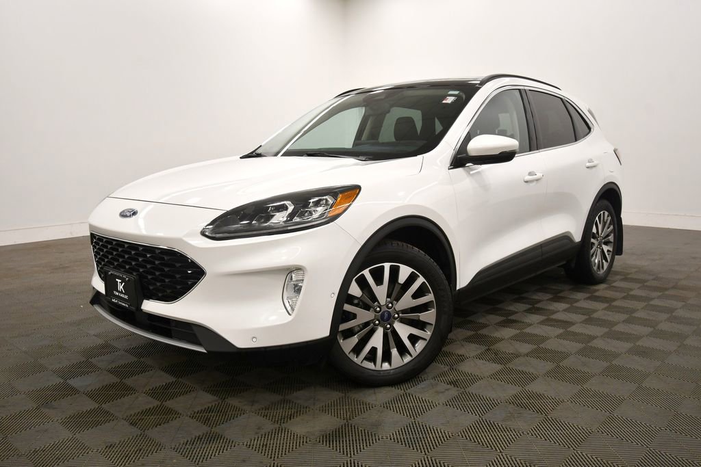 Used 2020 Ford Escape Titanium w/ Titanium Premium Package 2.0 image 2