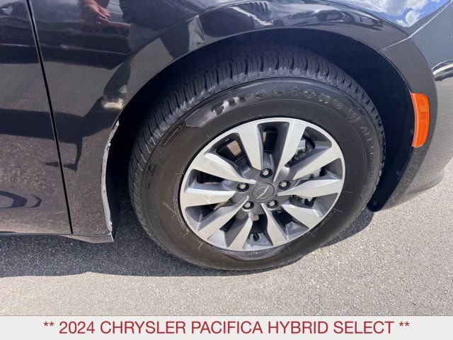 Used 2024 Chrysler Pacifica Limited FWD image 8
