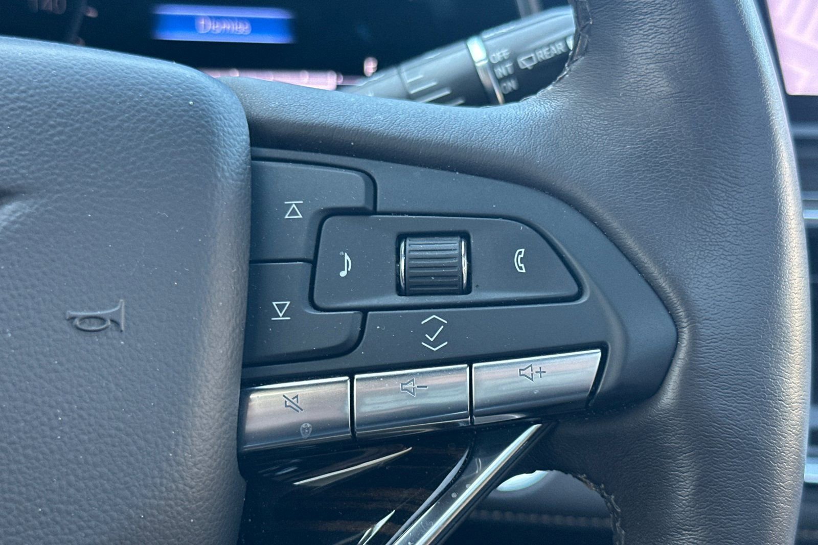 Used 2023 Cadillac Escalade ESV Sport w/ Touring Package image 37