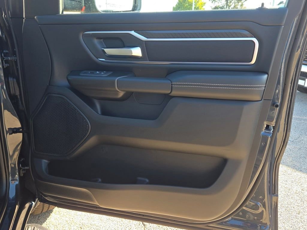 New 2026 RAM 1500 Big Horn AWD/4WD image 9