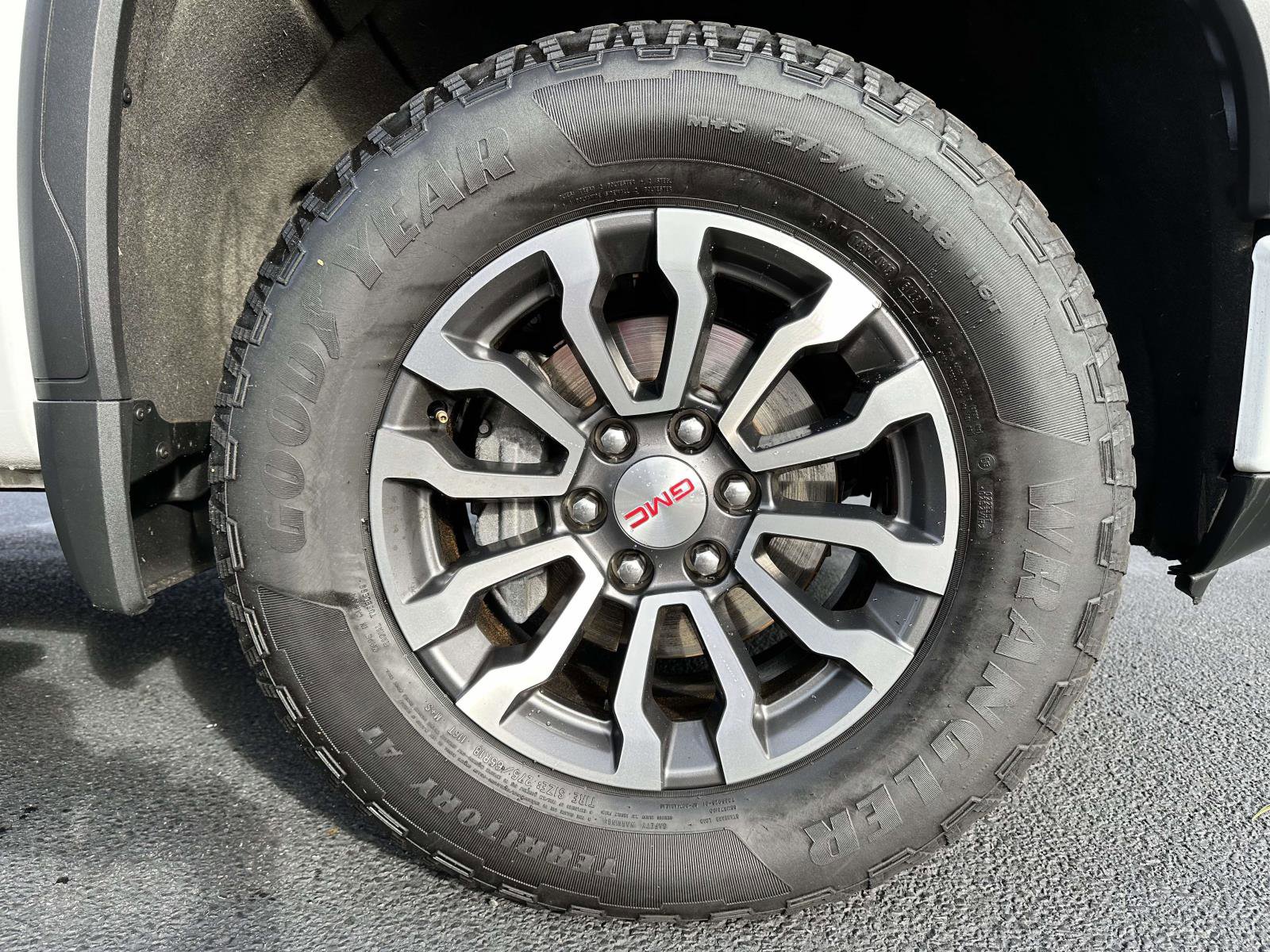 Used 2019 GMC Sierra 1500 AT4 w/ AT4 Premium Package image 7