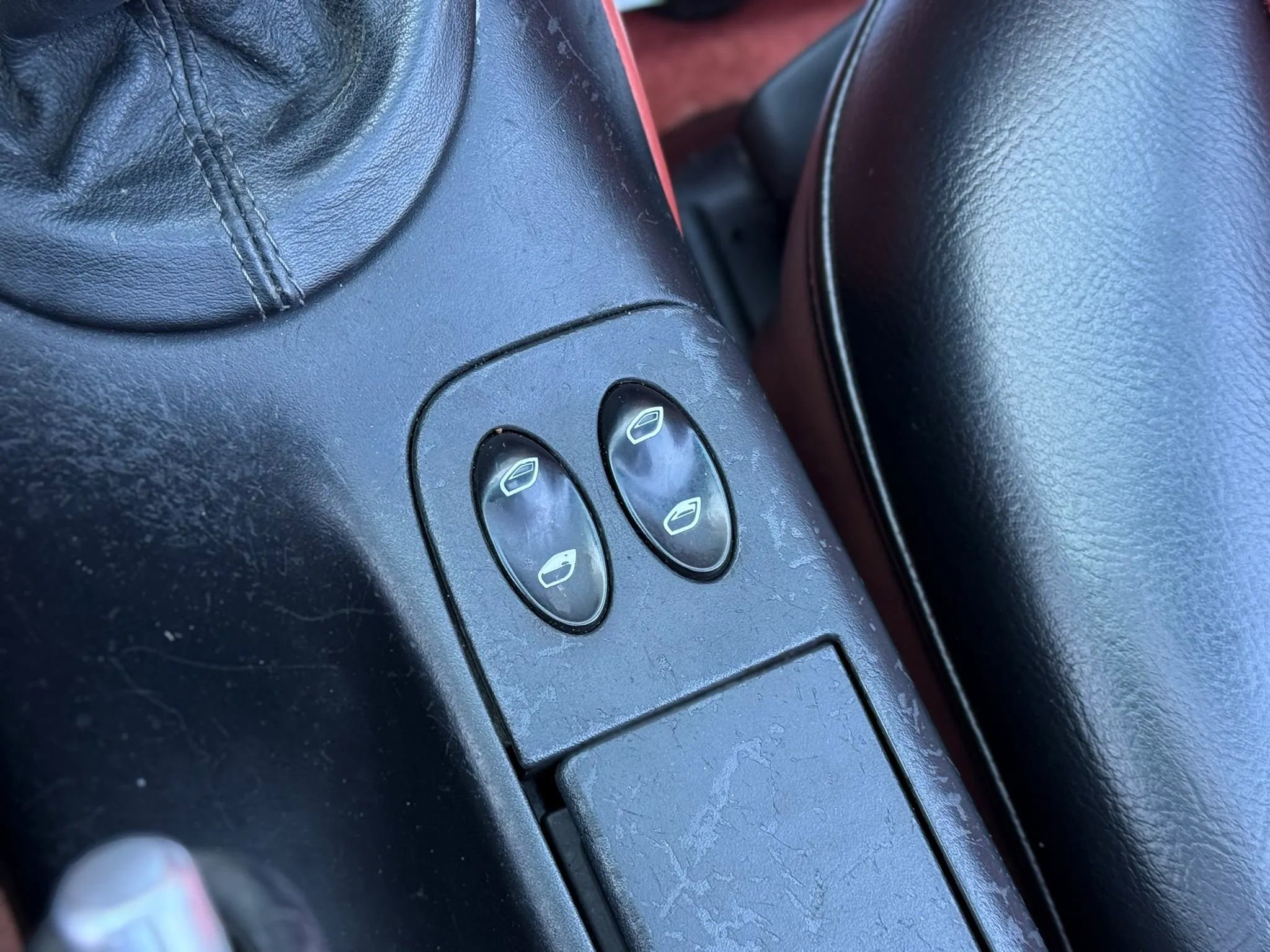 Used 2000 Porsche Boxster image 27