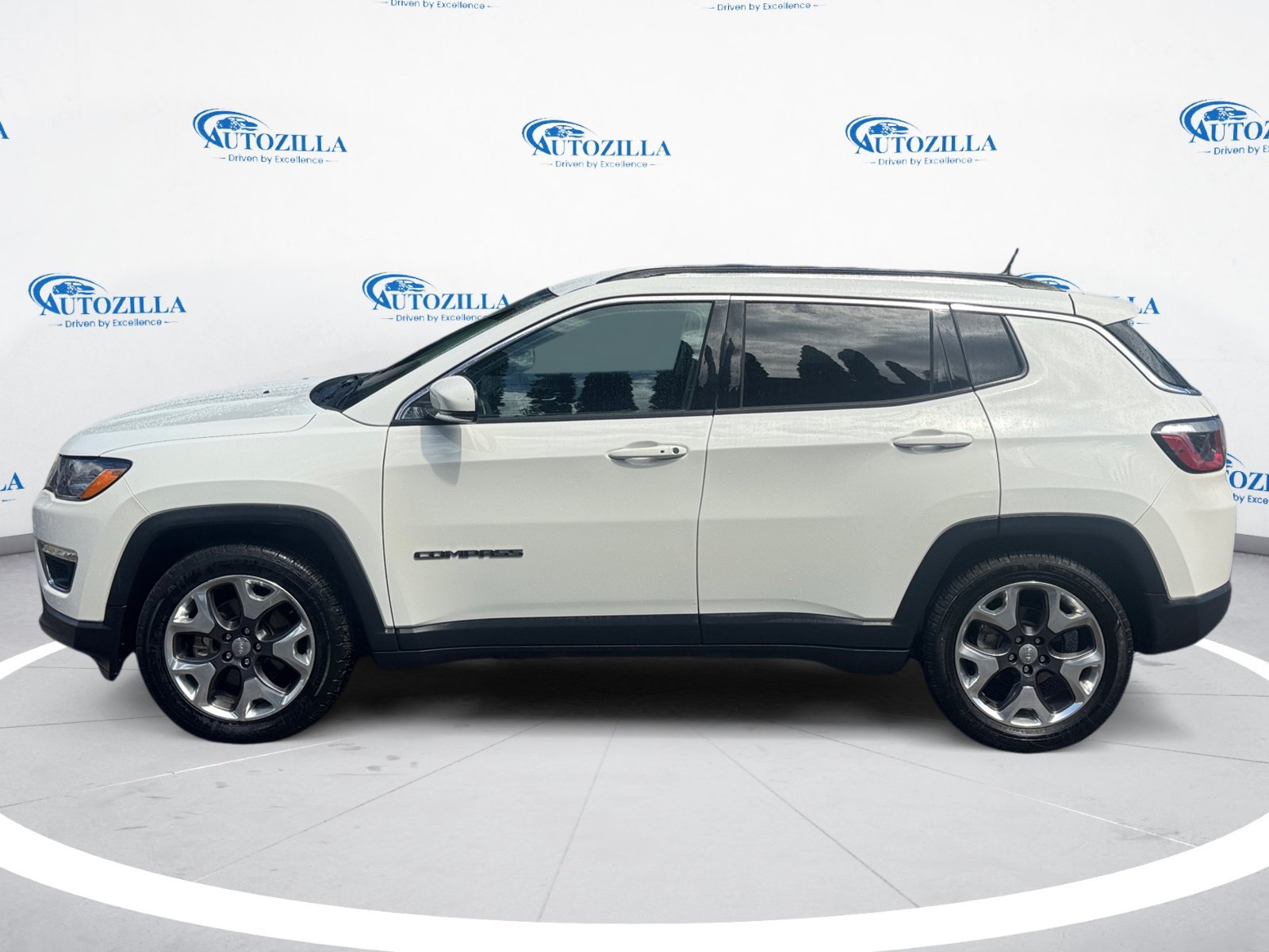 Used 2020 Jeep Compass Limited FWD image 2