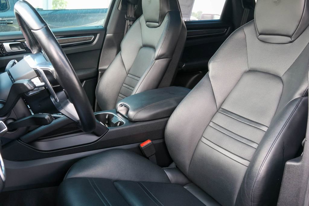 Used 2019 Porsche Cayenne S AWD/4WD image 6