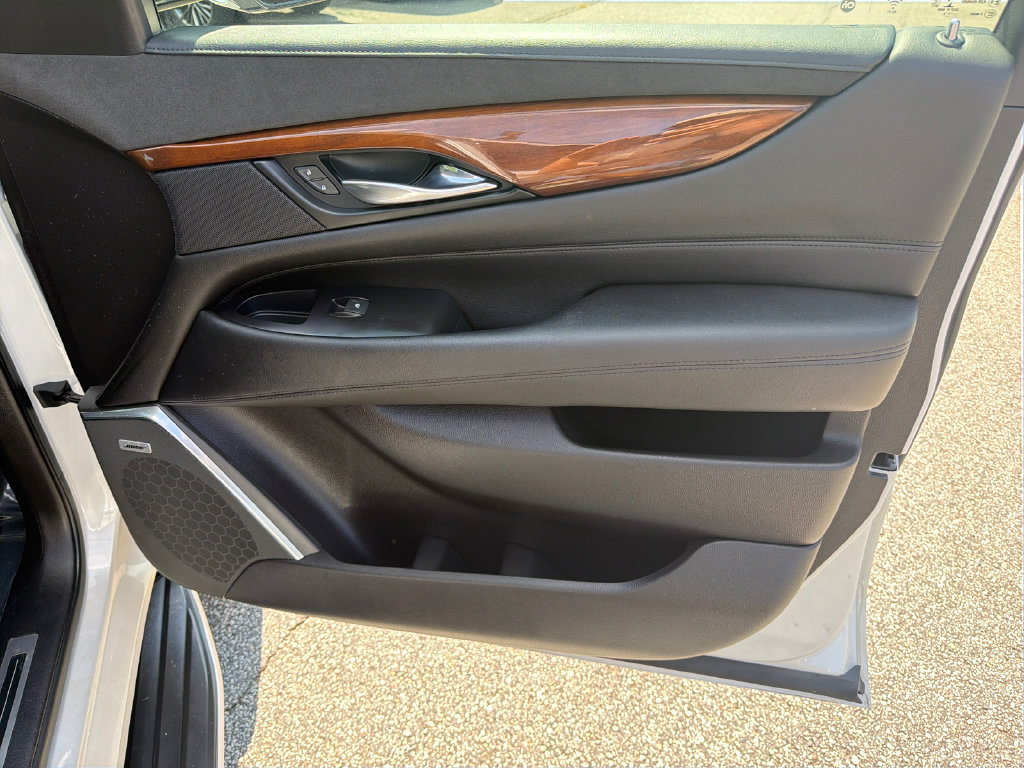 Used 2019 Cadillac Escalade Luxury RWD image 14
