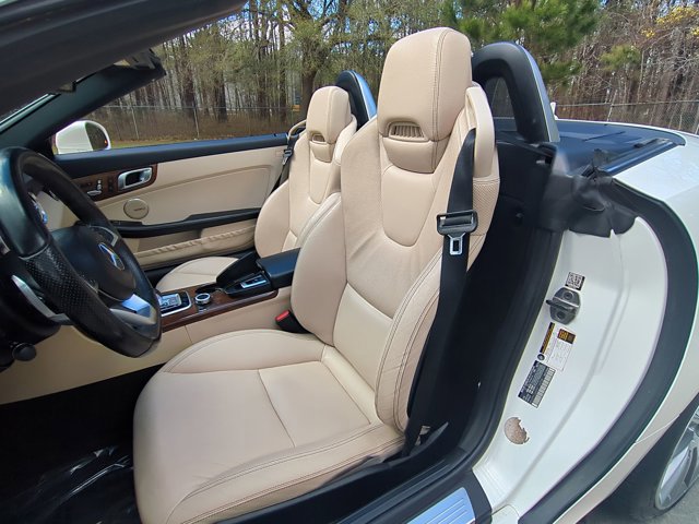 Used 2017 Mercedes-Benz SLC 300 image 20