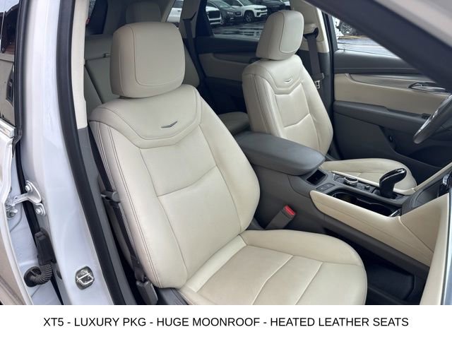 Used 2021 Cadillac XT5 Premium Luxury FWD image 8
