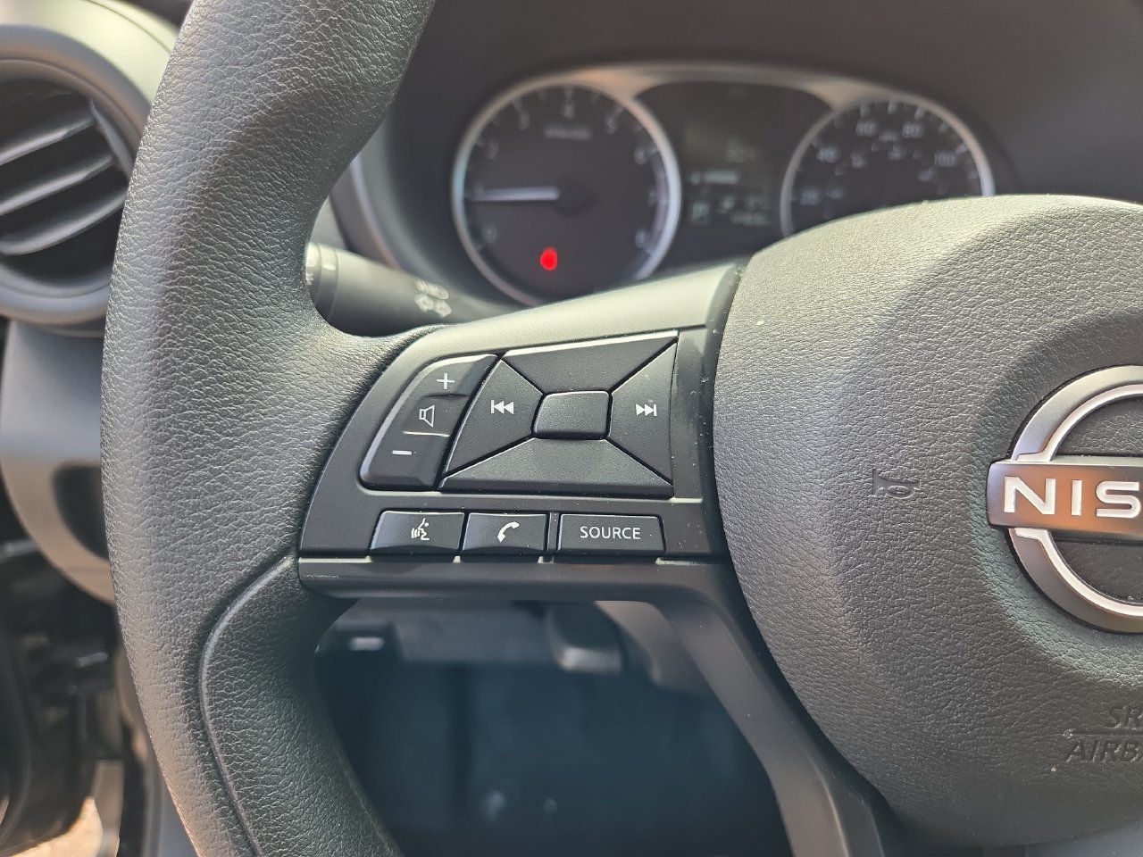 Used 2025 Nissan Kicks Play S FWD image 11