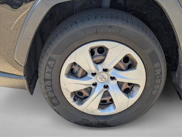 Used 2020 Toyota RAV4 LE w/ Carpet Mat Package FWD image 21
