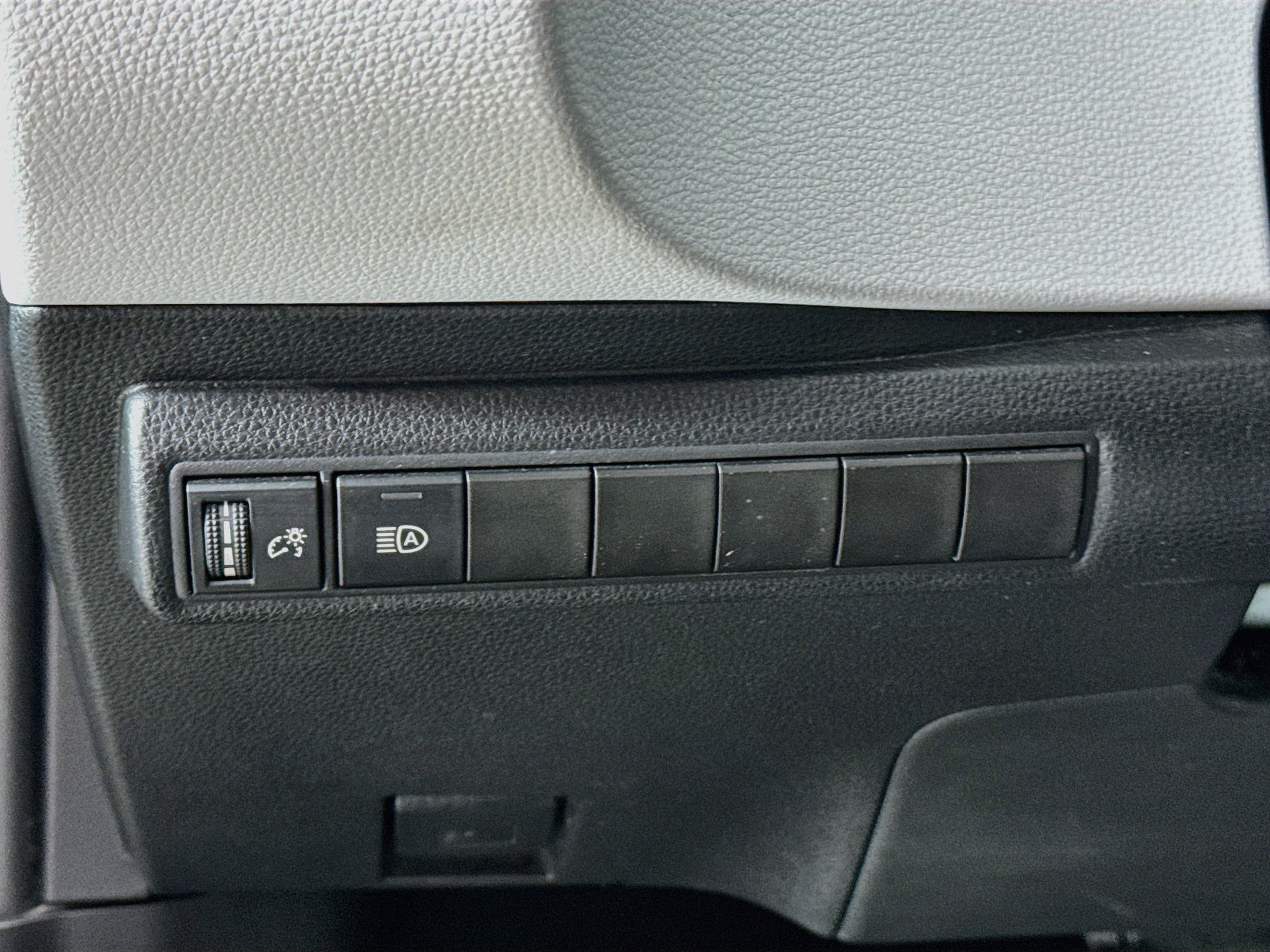 Certified 2023 Toyota Corolla SE FWD image 10
