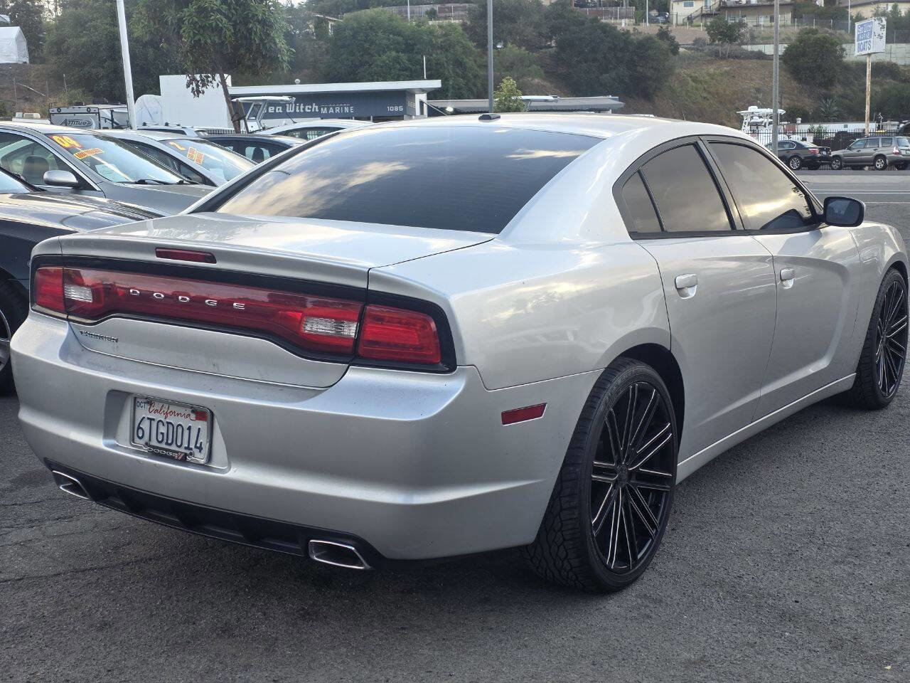 Used 2012 Dodge Charger SE w/ Connectivity Group RWD image 4