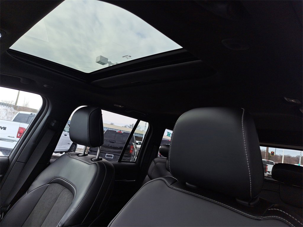 New 2026 Jeep Grand Cherokee L Laredo image 11