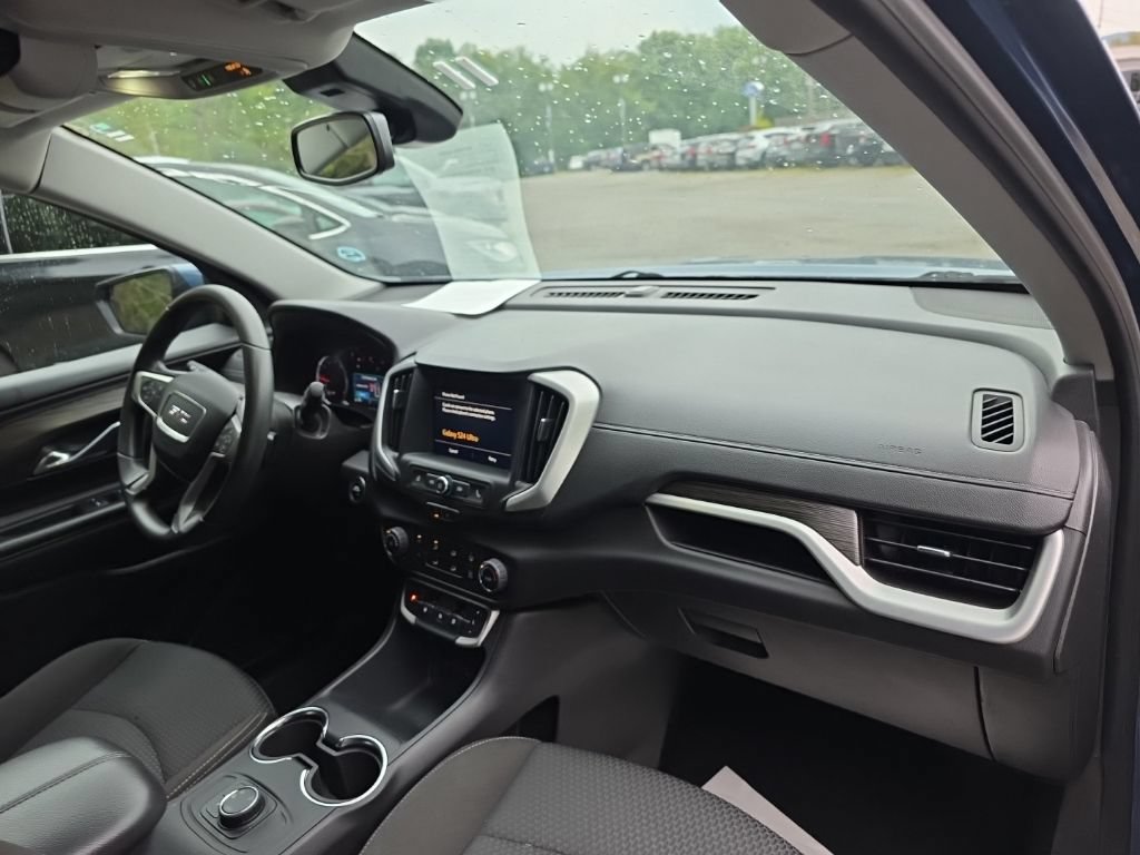 Used 2024 GMC Terrain SLE AWD/4WD image 15