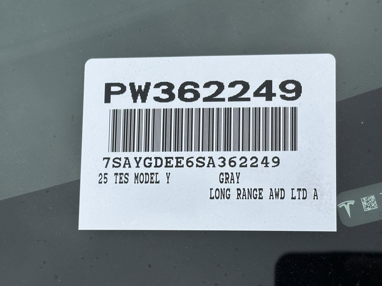 Used 2025 Tesla Model Y Long Range AWD/4WD image 14
