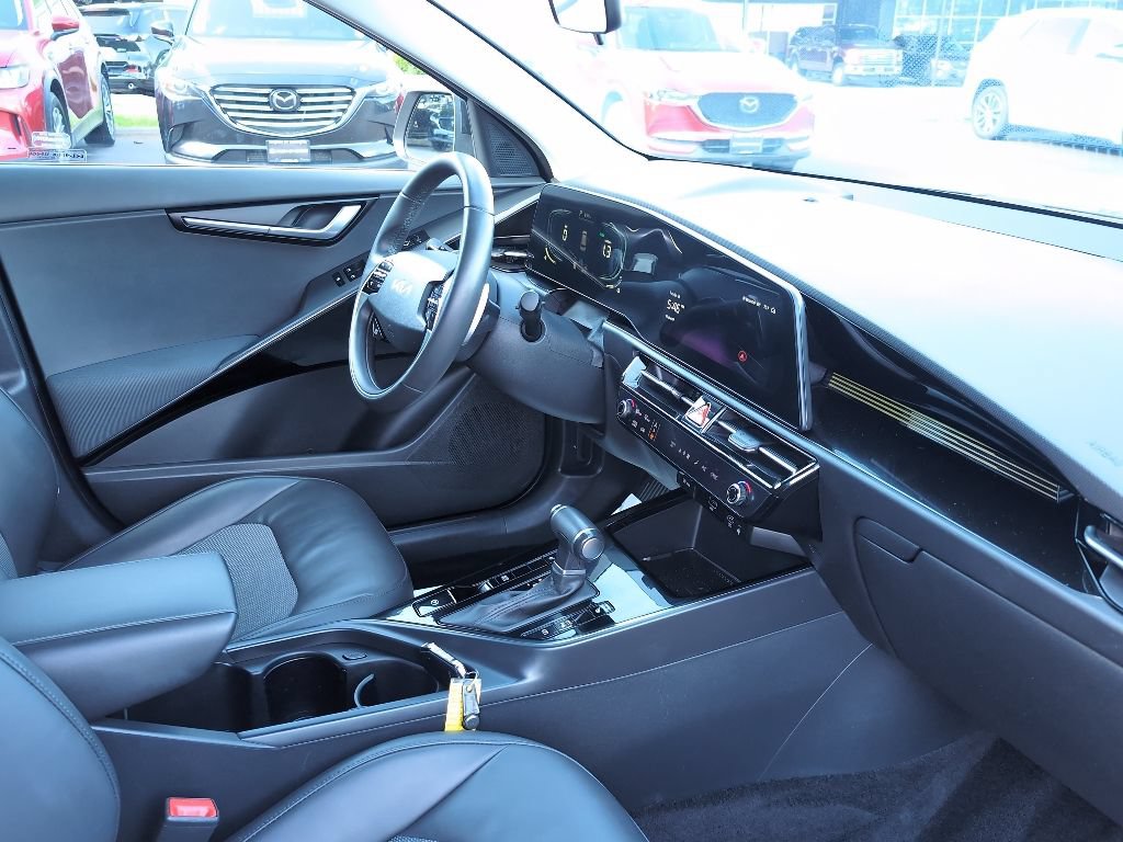 Used 2023 Kia Niro EX FWD image 8