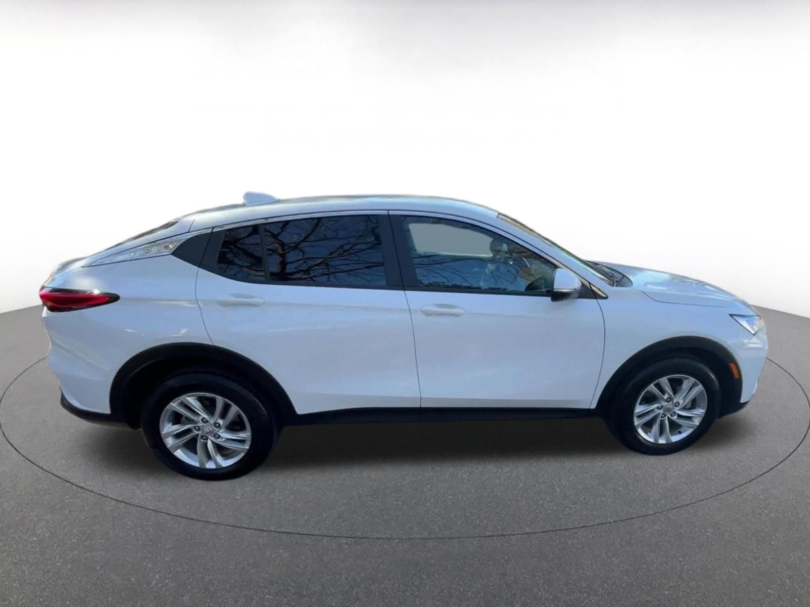 Used 2025 Buick Envista Preferred image 16