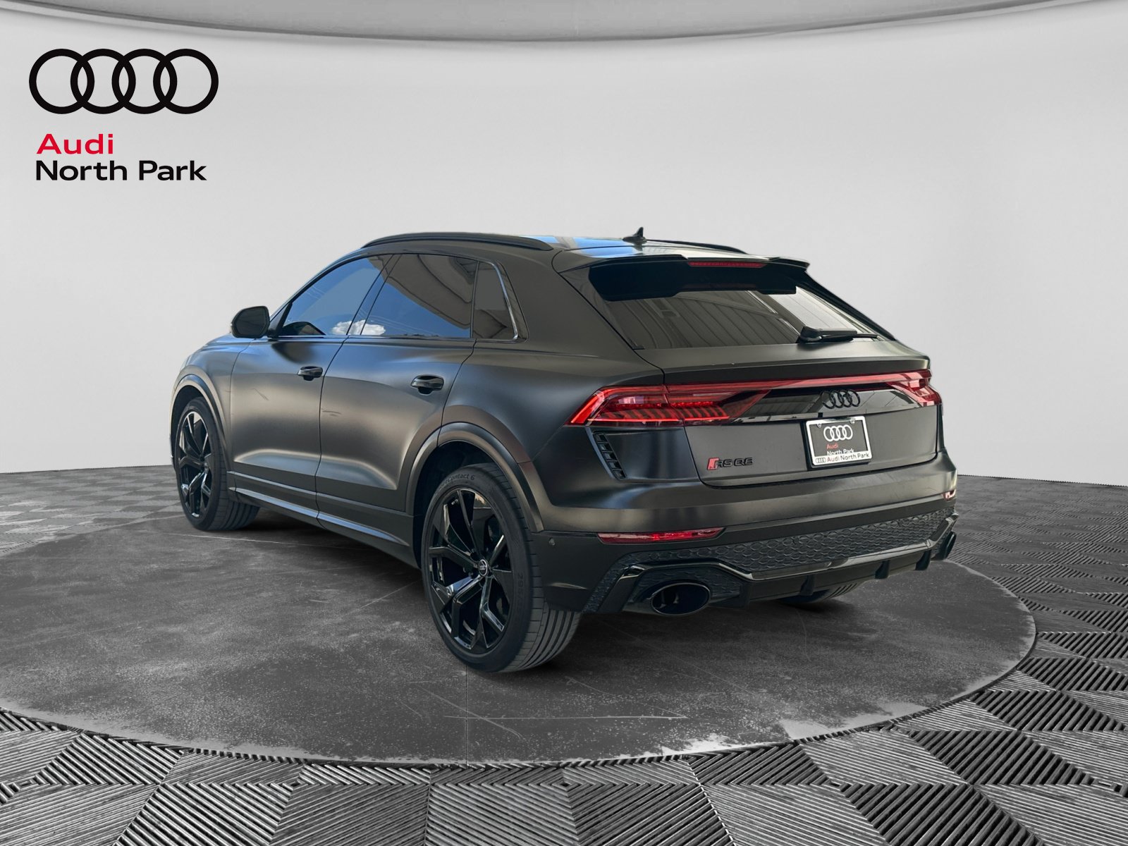 Used 2022 Audi RS Q8 w/ Black Optic Package AWD/4WD image 3