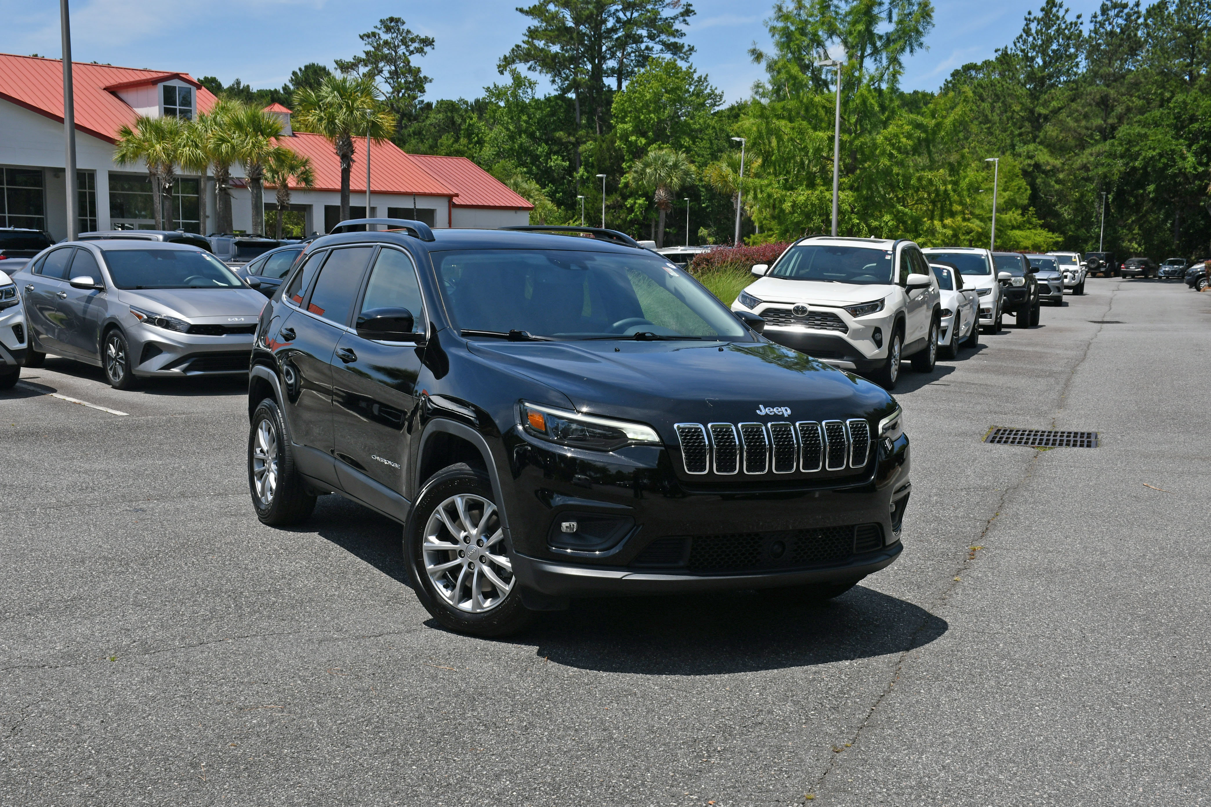 Used 2022 Jeep Cherokee Latitude Lux AWD/4WD image 6