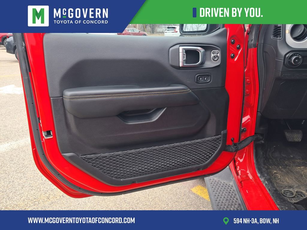 Used 2024 Jeep Wrangler Unlimited Sahara AWD/4WD image 13