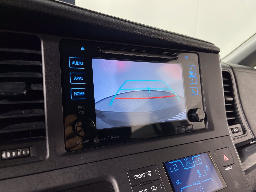 Used 2016 Toyota Sienna SE Premium FWD image 21