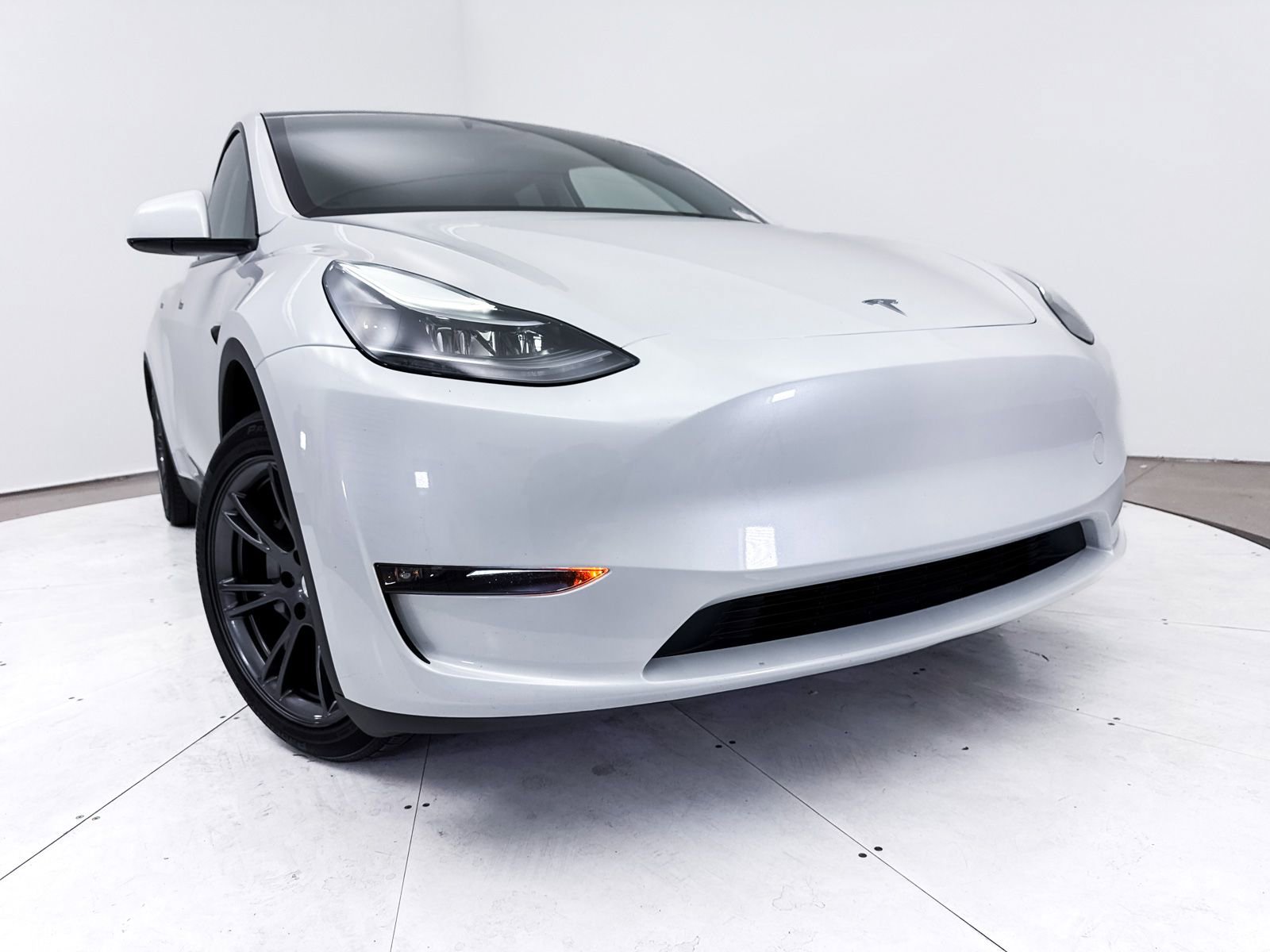 Used 2024 Tesla Model Y Long Range image 6