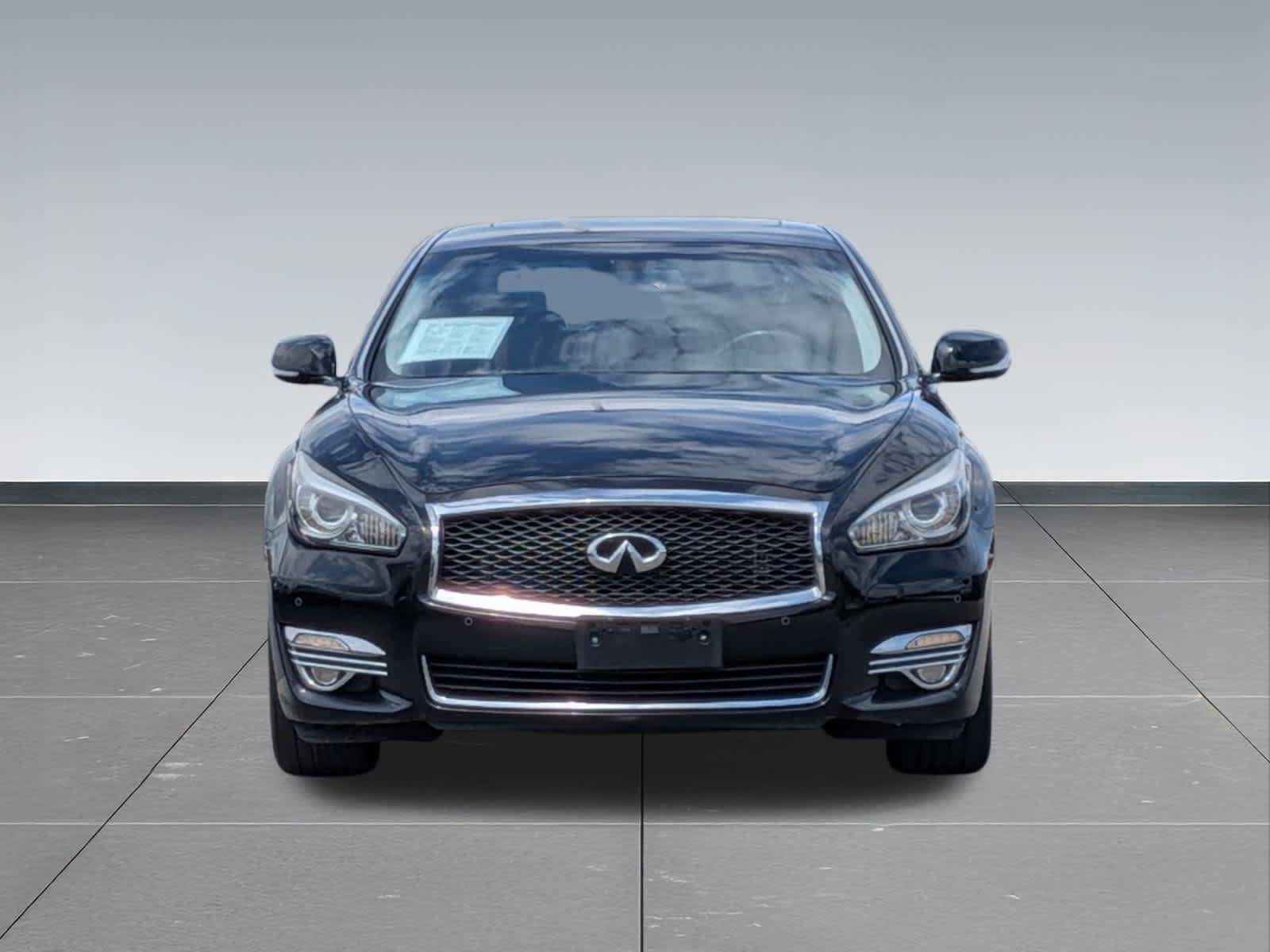 Used 2018 INFINITI Q70 Luxe RWD image 8