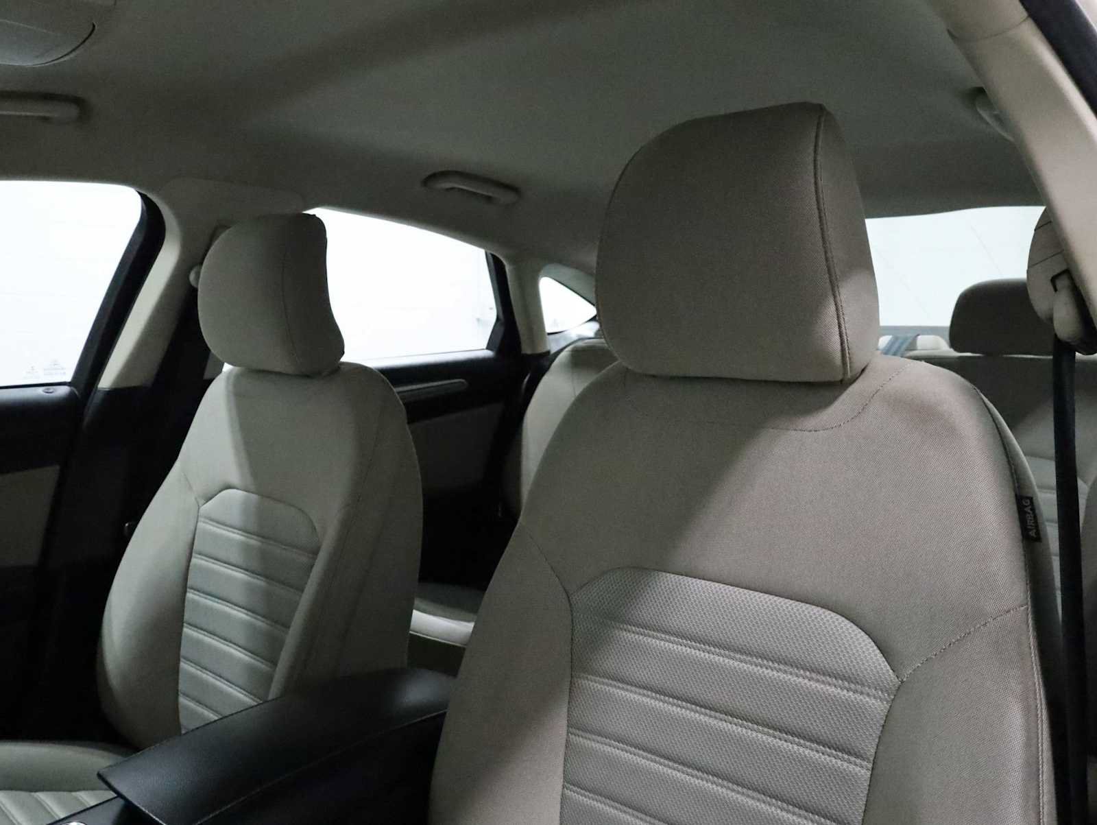 Used 2019 Ford Fusion S FWD image 18