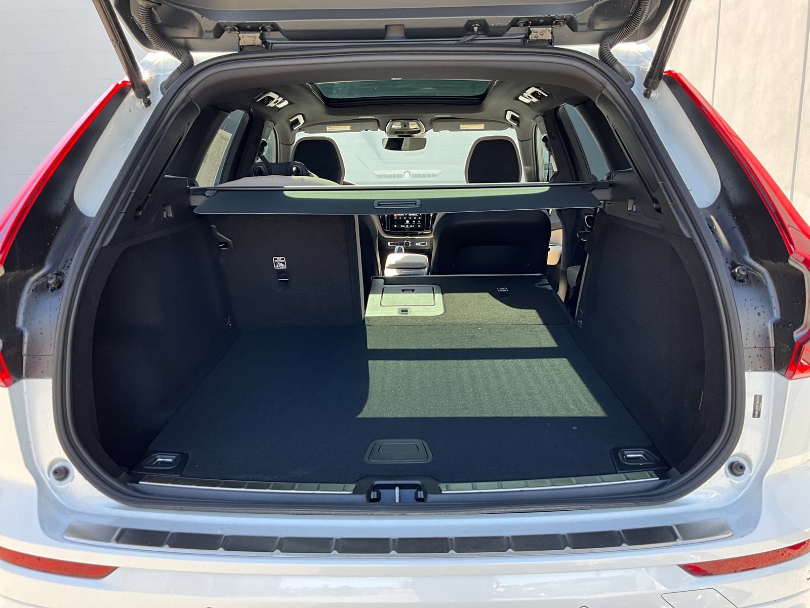 New 2026 Volvo XC60 B5 Plus w/ Climate Package AWD/4WD image 25