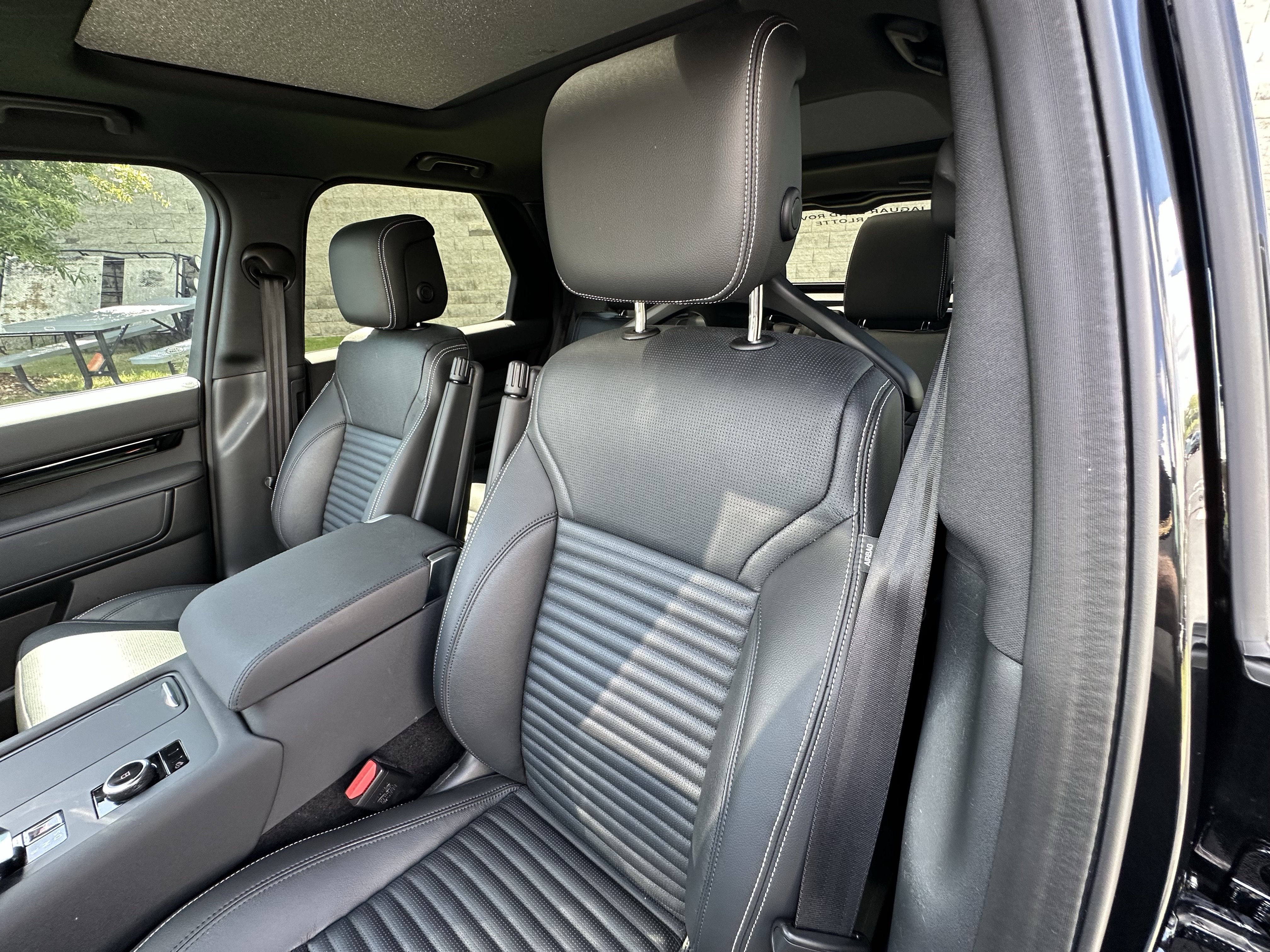 Used 2025 Land Rover Discovery S AWD/4WD image 16