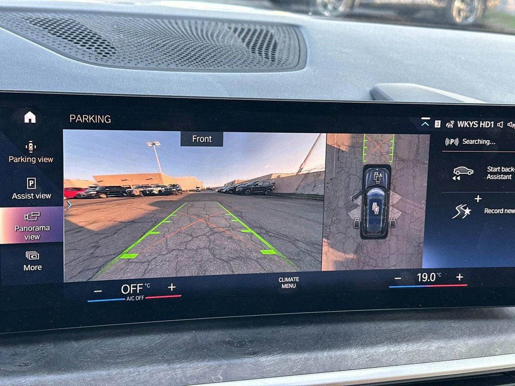 Used 2023 BMW X7 xDrive40i w/ Premium Package image 11