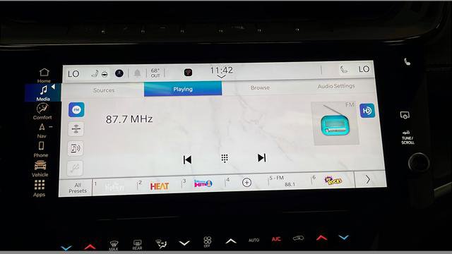 New 2026 Jeep Grand Cherokee Altitude image 37