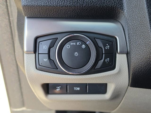 Used 2018 Ford Explorer XLT w/ Equipment Group 202A FWD image 39