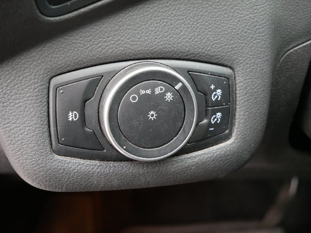 Used 2016 Ford Escape SE w/ SE Leather Comfort Package FWD image 18