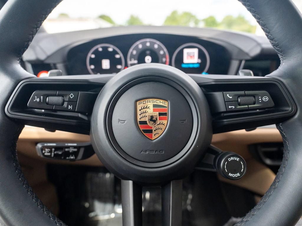 Used 2024 Porsche Cayenne AWD/4WD image 15
