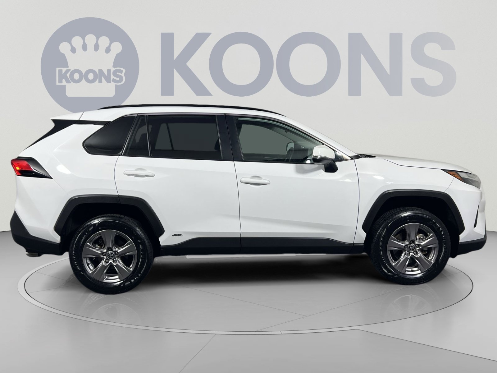 Used 2025 Toyota RAV4 XLE AWD/4WD image 8
