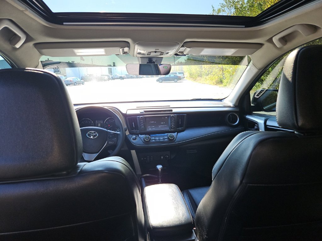 Used 2017 Toyota RAV4 Limited AWD/4WD image 23