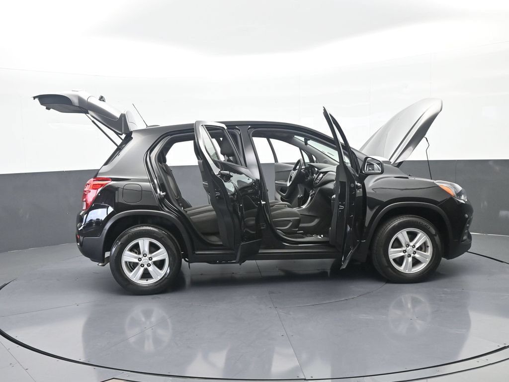 Used 2022 Chevrolet Trax LS w/ Tint and Cruise Package AWD/4WD image 56