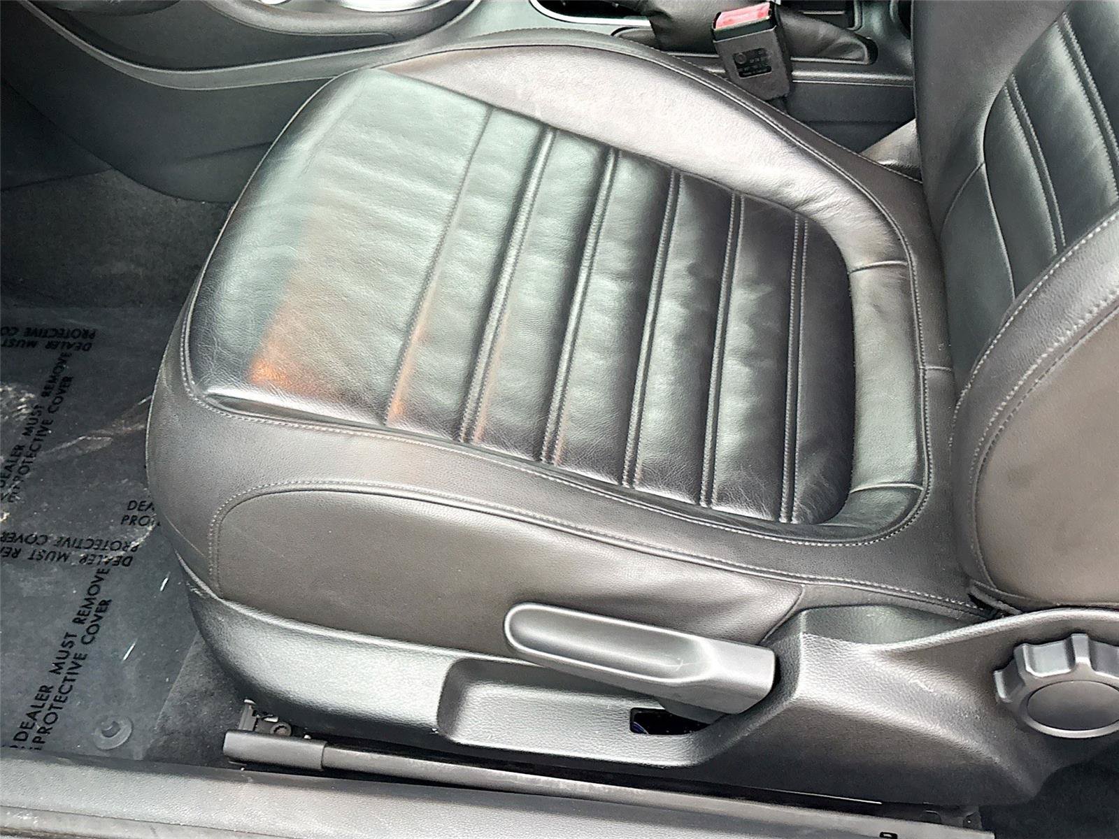 Used 2012 Volkswagen Beetle Turbo FWD image 18