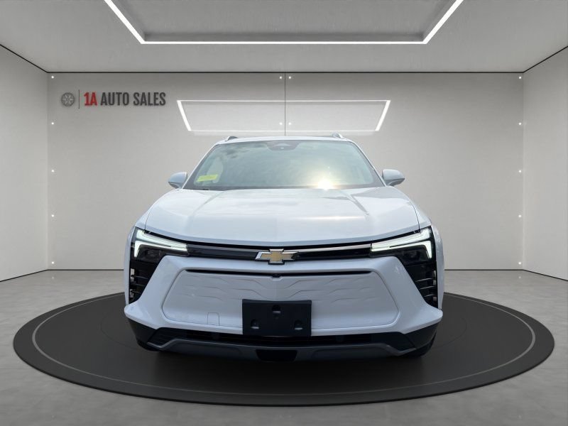 Used 2024 Chevrolet Blazer EV AWD LT w/ 2LT image 8
