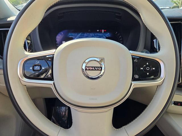 Certified 2024 Volvo XC60 B5 Core w/ Protection Package Premier AWD/4WD image 37