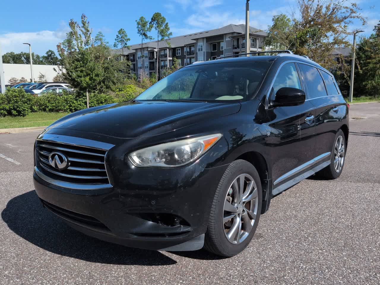 Used 2015 INFINITI QX60 FWD w/ Deluxe Touring Package image 2
