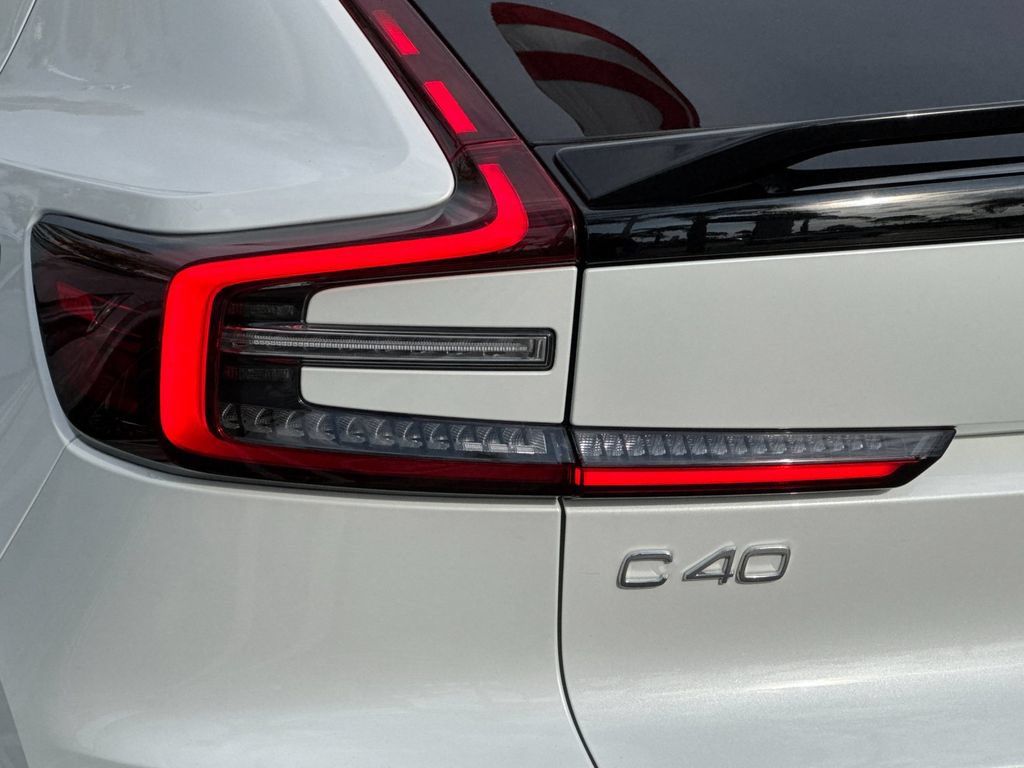 Certified 2023 Volvo C40 P8 Recharge Ultimate AWD/4WD image 25