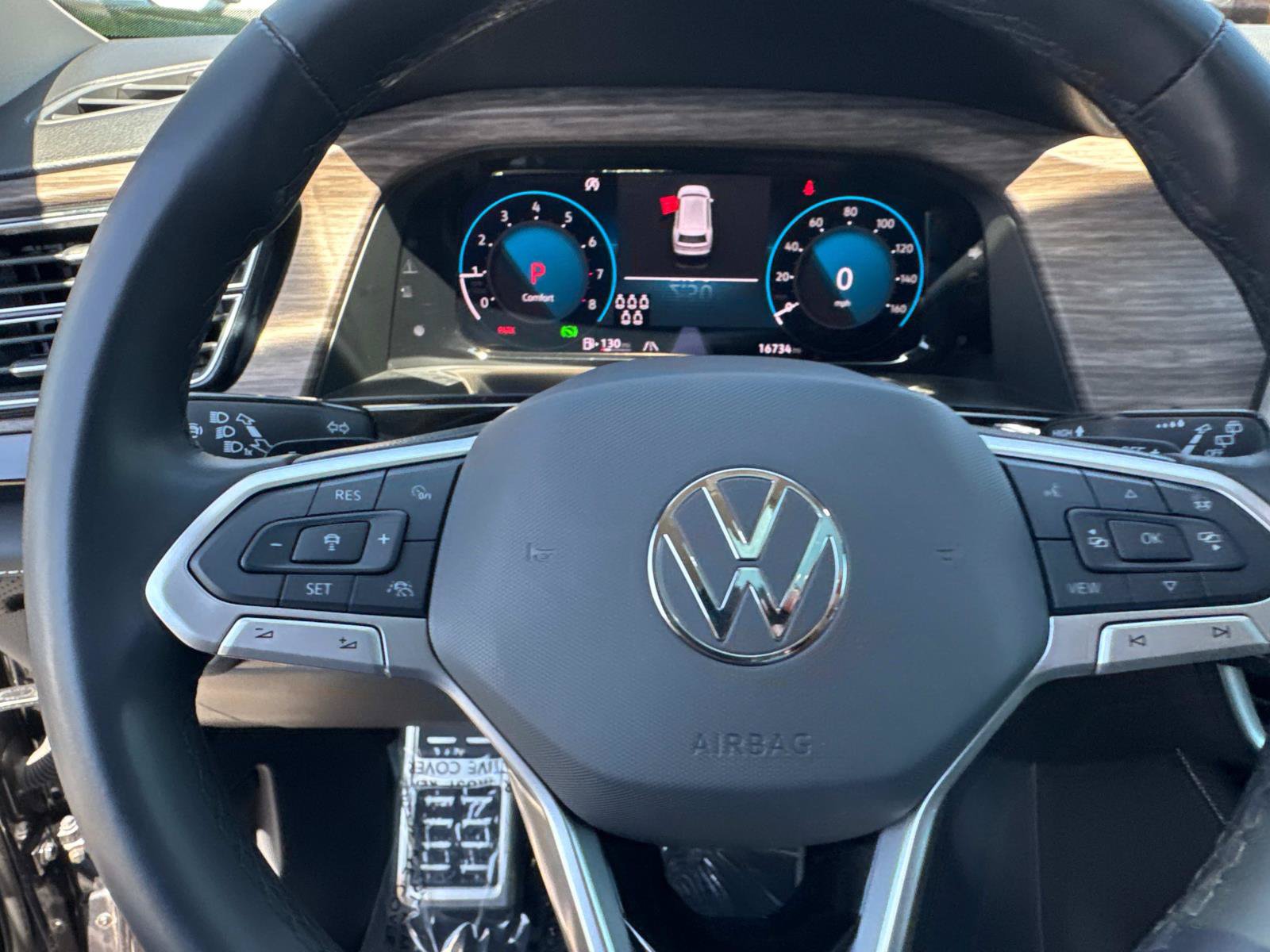Certified 2025 Volkswagen Atlas SEL Premium R-Line AWD/4WD image 19
